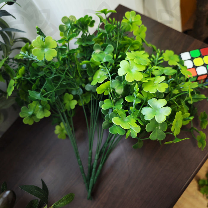 Bulk Happy St. Patrick's Day Clover Plant Four Leaf Bouquet Plantas artificiales al aire libre Resistente a los rayos UV al por mayor
