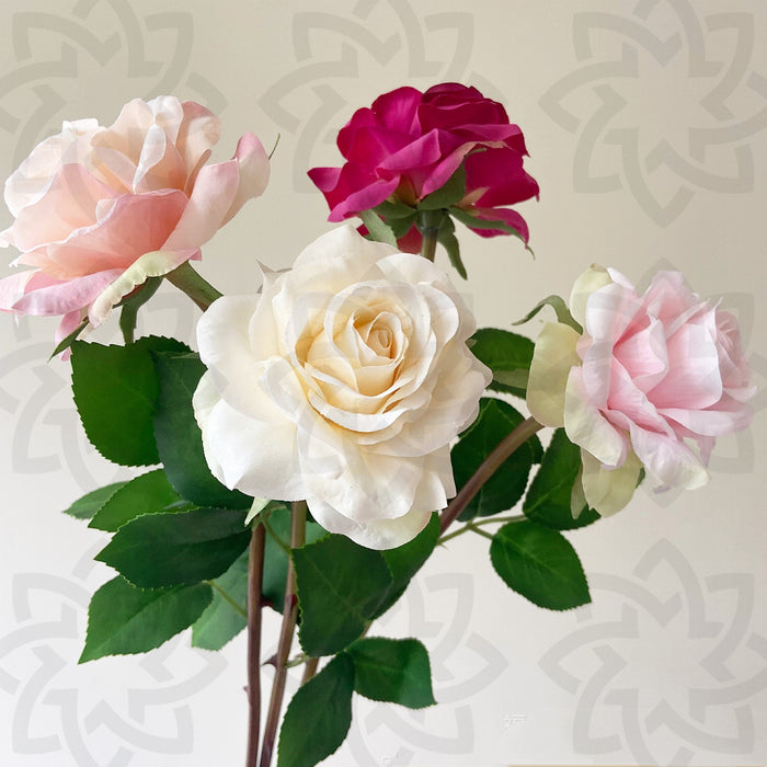 Venta al por mayor de flores de seda de tallo de flores rosas artificiales de 18,8" a granel