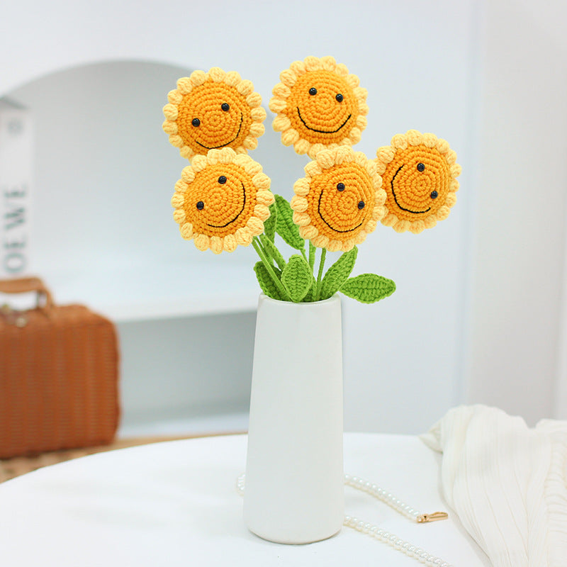 Venta al por mayor de regalos hechos a mano del tallo del girasol de la sonrisa artificial del ganchillo que hace punto a granel 