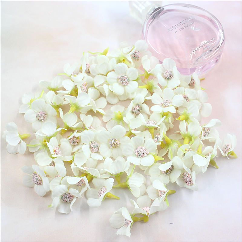 Bulk 100Pcs Daisy Artificial Chrysanthemum Flowers Heads for Wedding Decoration Home Decoration Wholesale